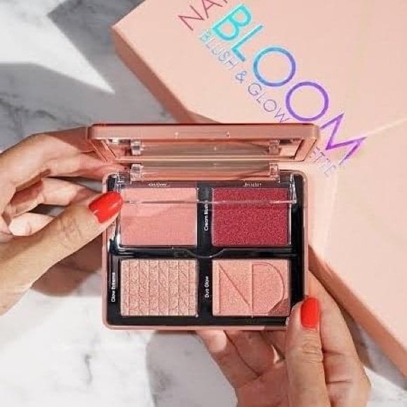 🥰Natasha Denona Bloom Blush & Glow Palette - Picture 3 of 8